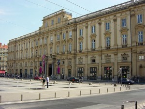 Muzeul de Arte Frumoase din Lyon, unde Scoala de pictura romaneasca este bine reprezentata si unde retrospectiva Grigorescu ar fi fost cea mai potrivita, atragand un mare public cunoscator.