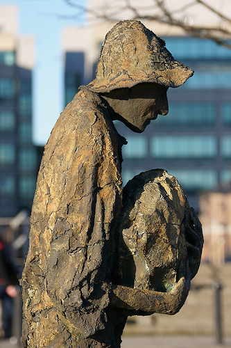 Famine, Sculpture, Duiblin, photo by P.Pix