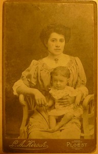Doamna Stefania Livovschi (nee Burada) with her son Valeriu. ( L.A. Hirsch Ploiesti 1908. Fotografia Bulevard)